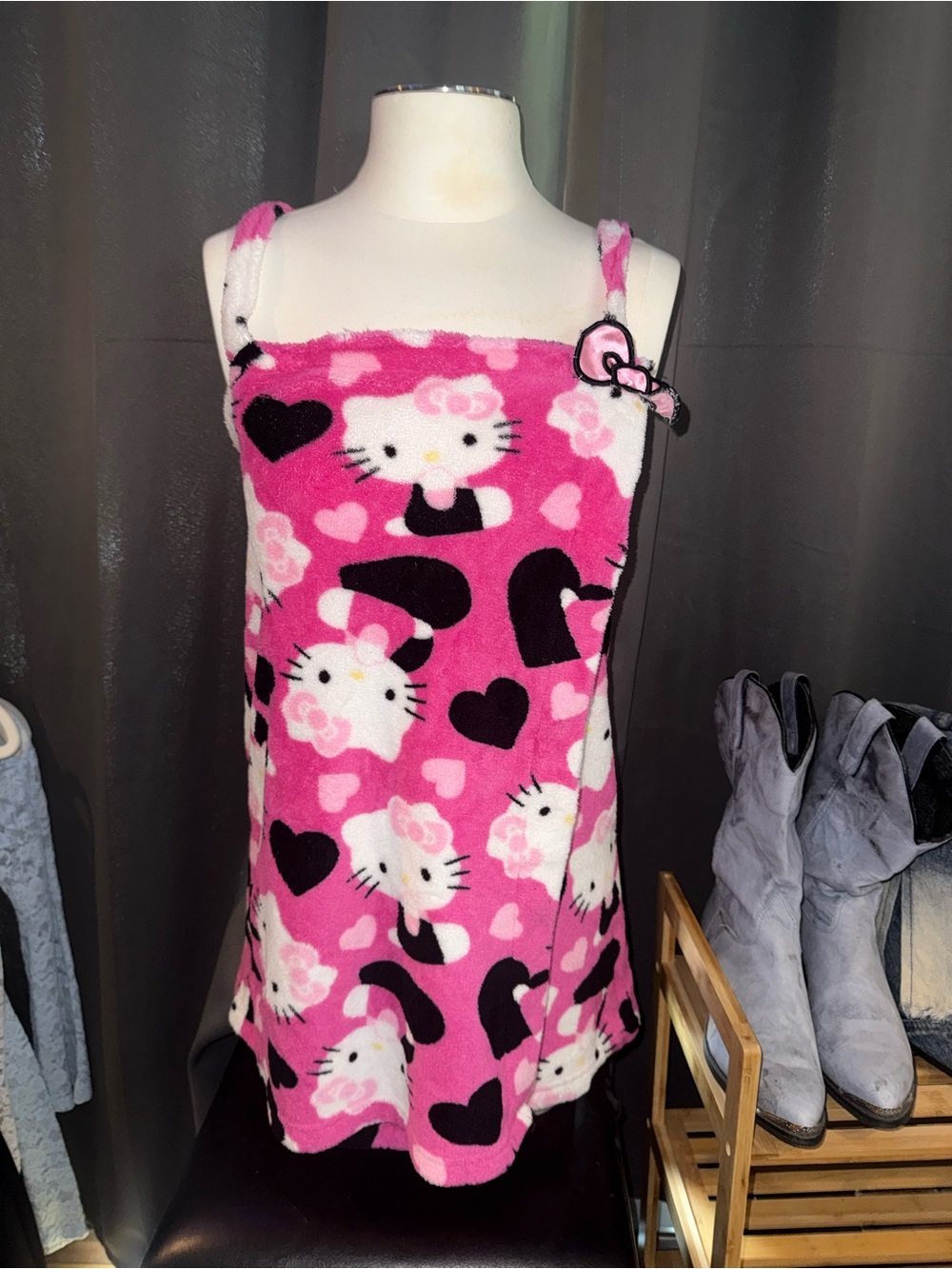 Early 2000s y2k Sanrio Hello Kitty sleepwear blanket Dress